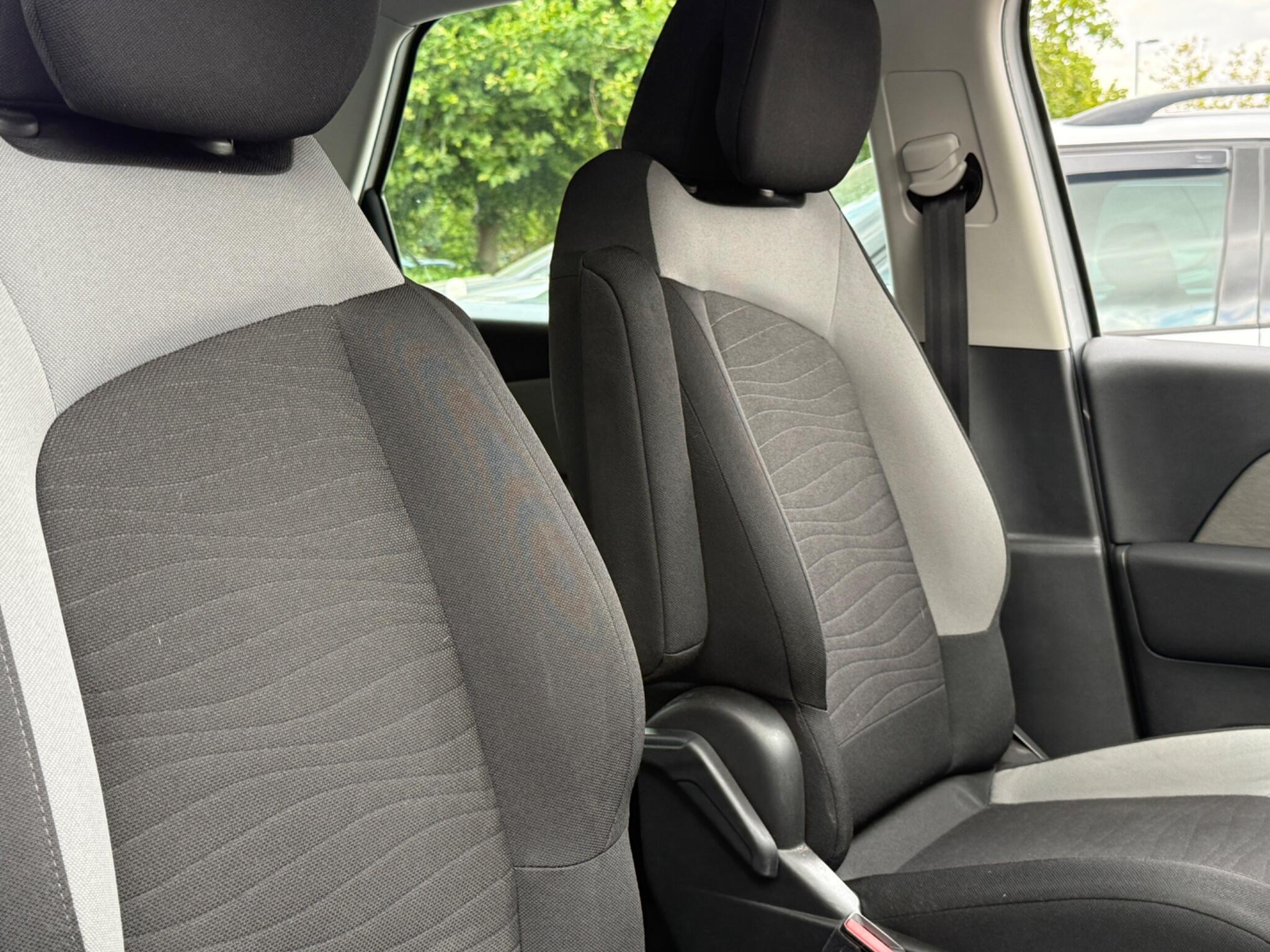 Citroen C4 Picasso - Image 31