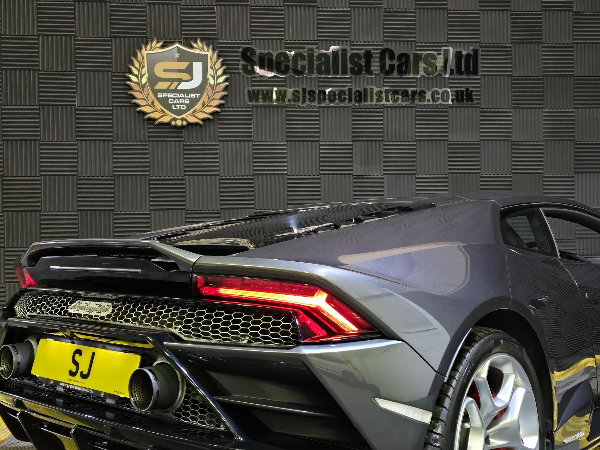 Lamborghini Huracan view 10