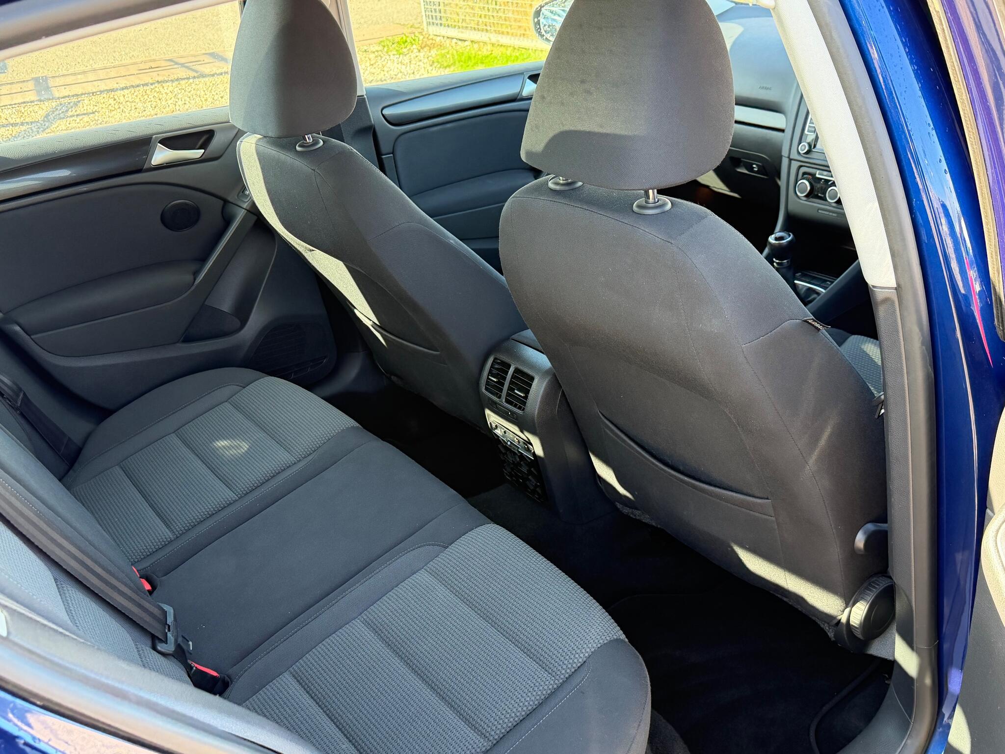 Volkswagen Golf view 12