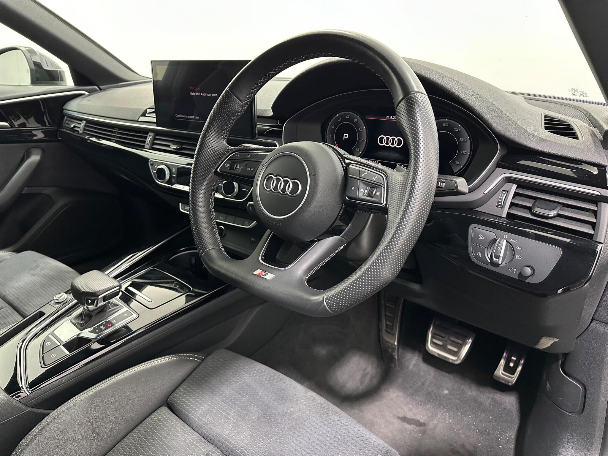 Audi A4 view 11