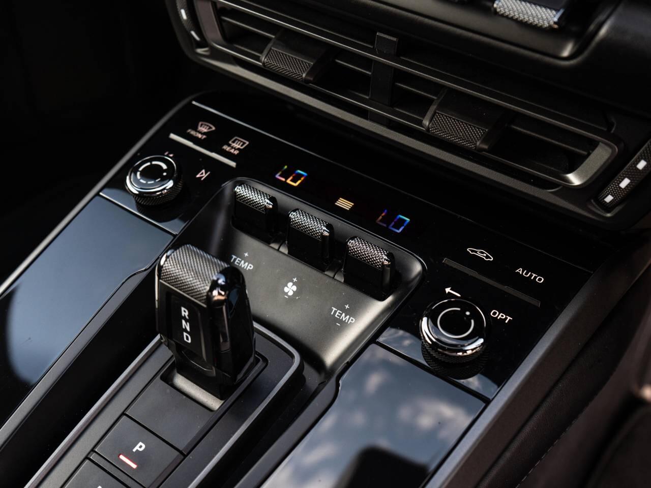 Porsche 911 view 37