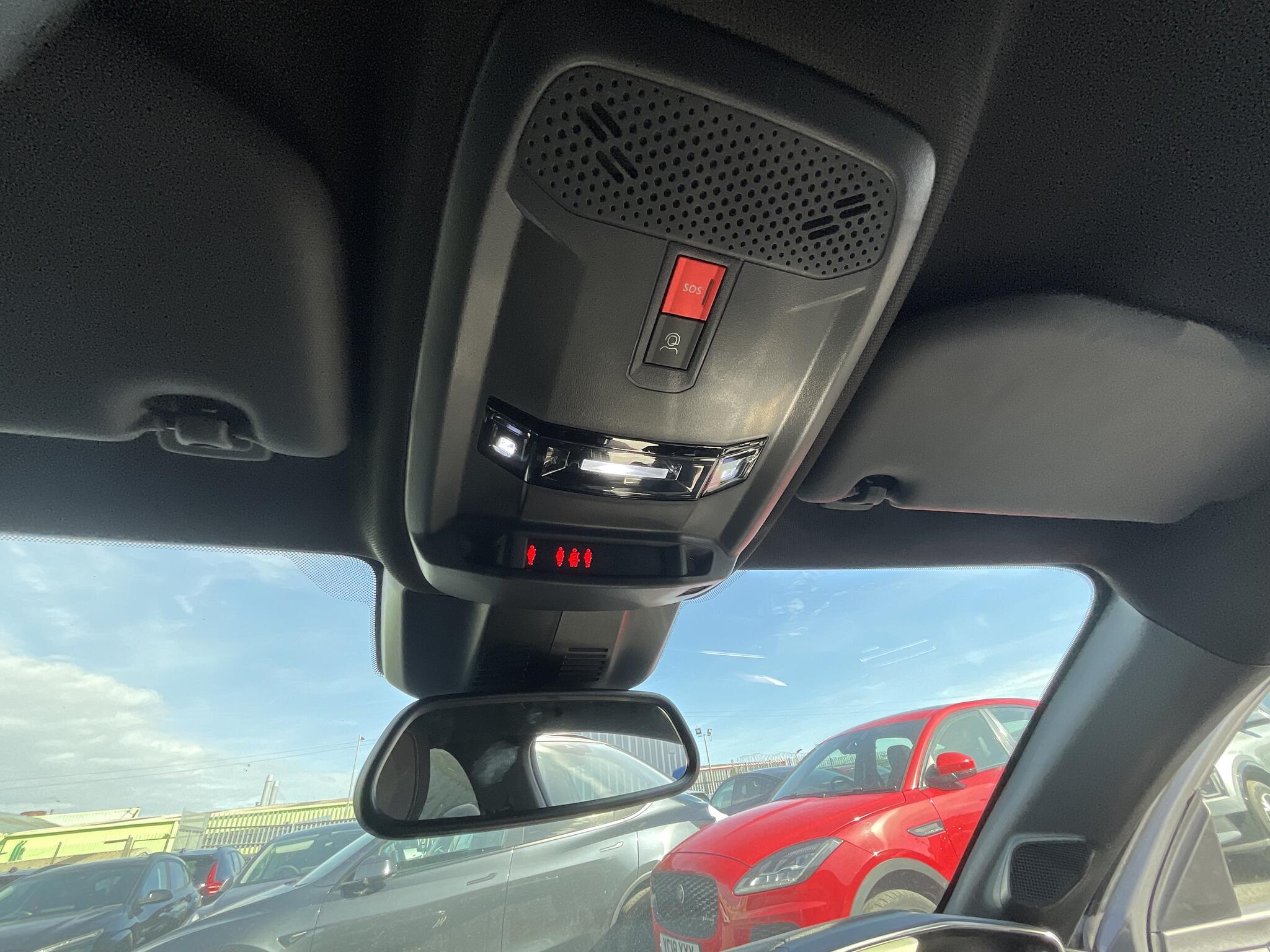 Peugeot 208 view 32