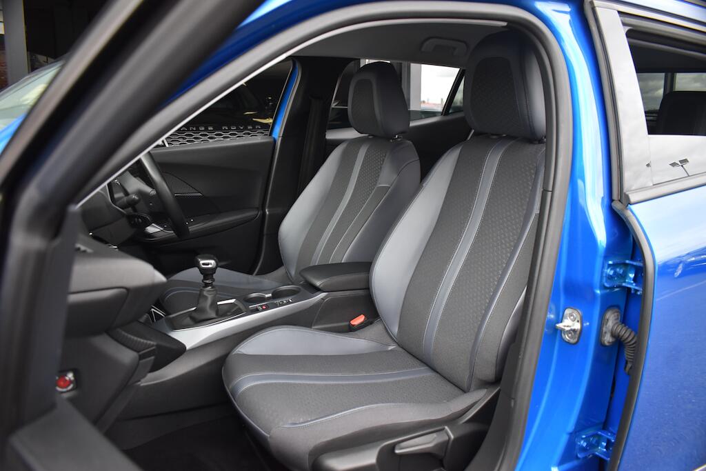 Peugeot 2008 view 12