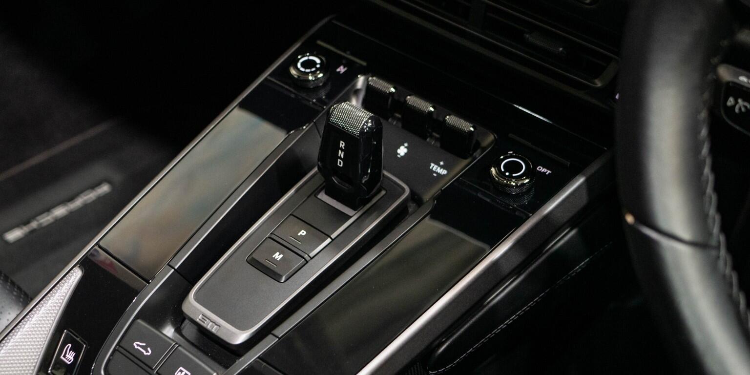 Porsche 911 view 44