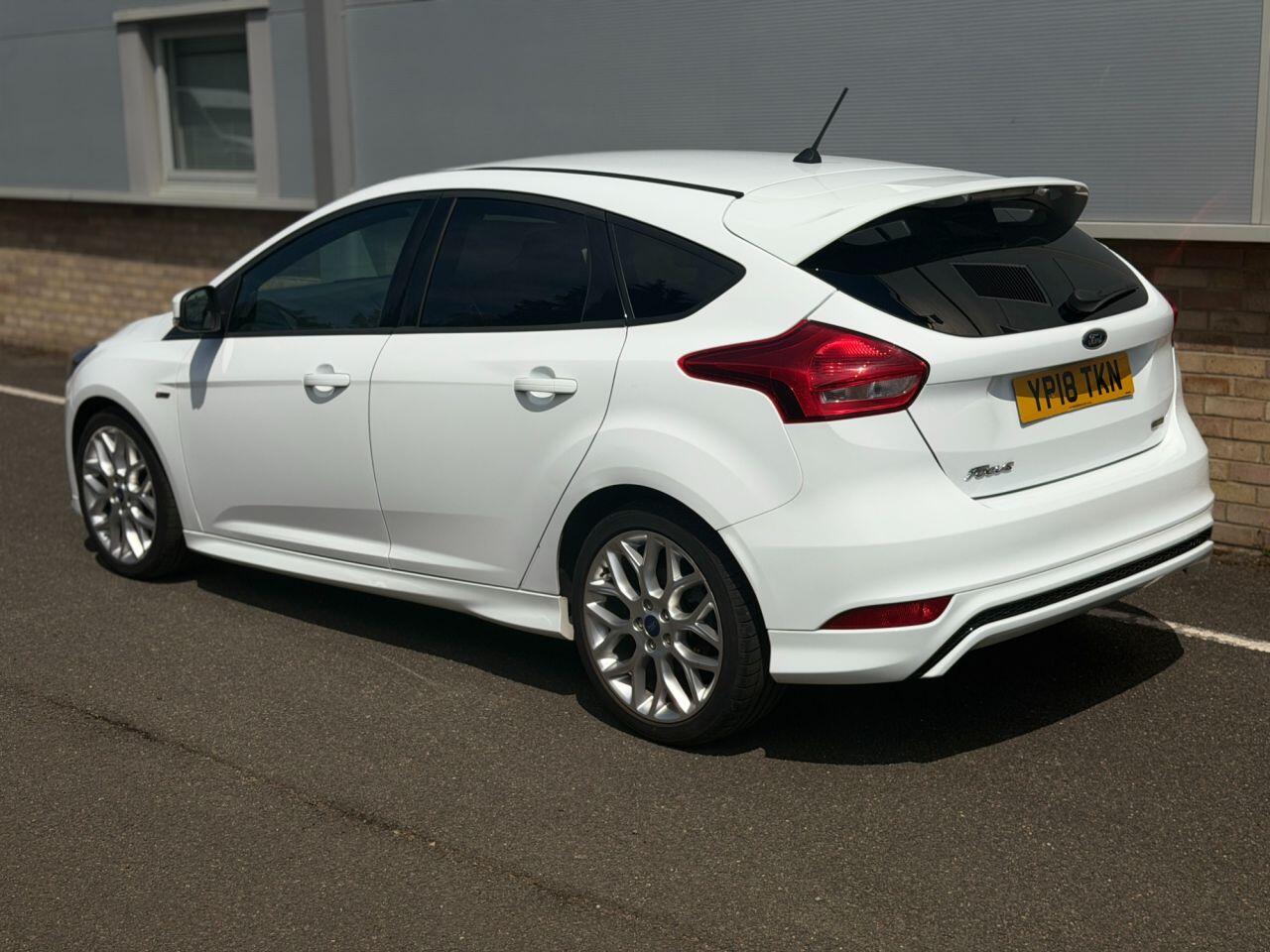 Ford Focus view 95