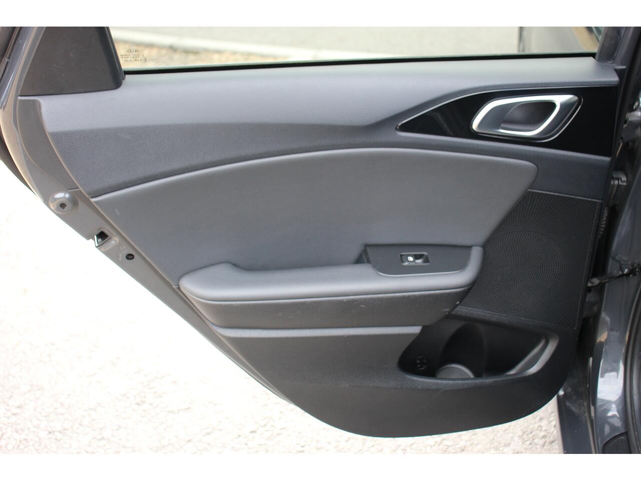Kia Ceed view 37