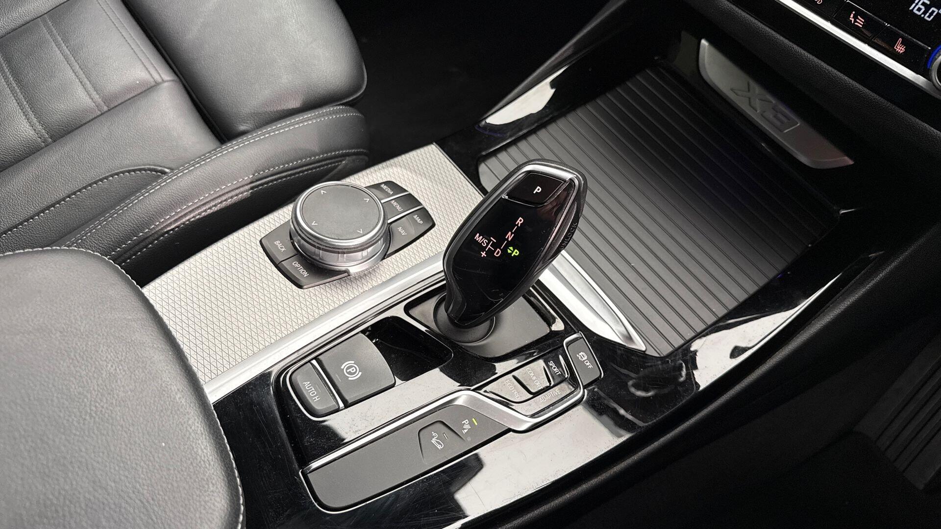 BMW X3 view 10