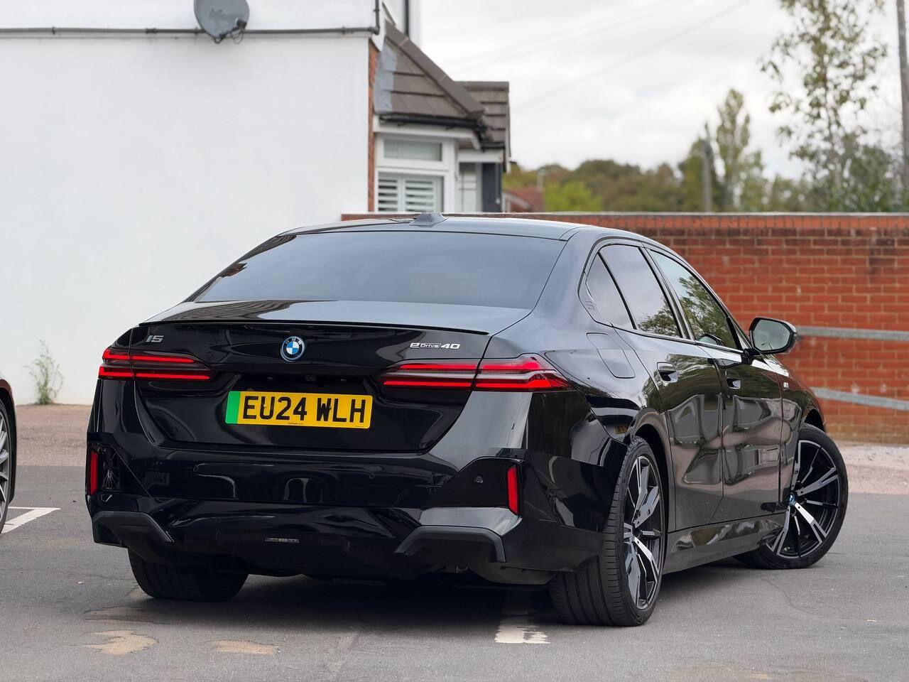 BMW i5 view 72