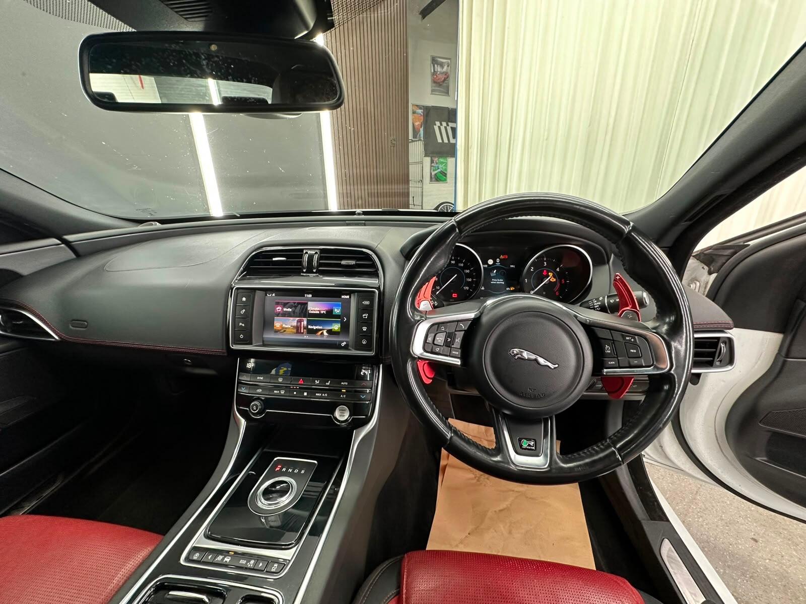 Jaguar XE view 37