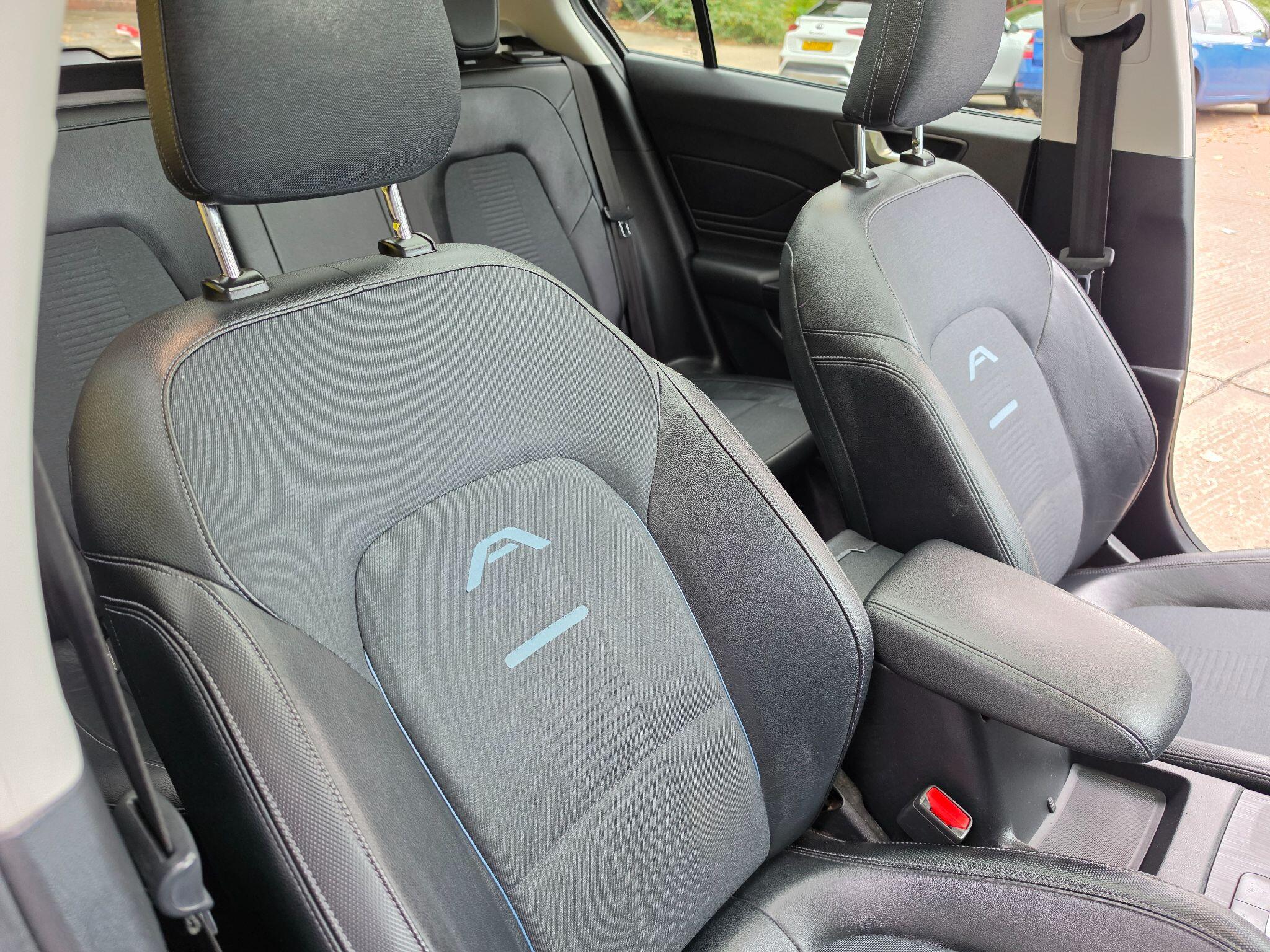 Ford Focus view 18