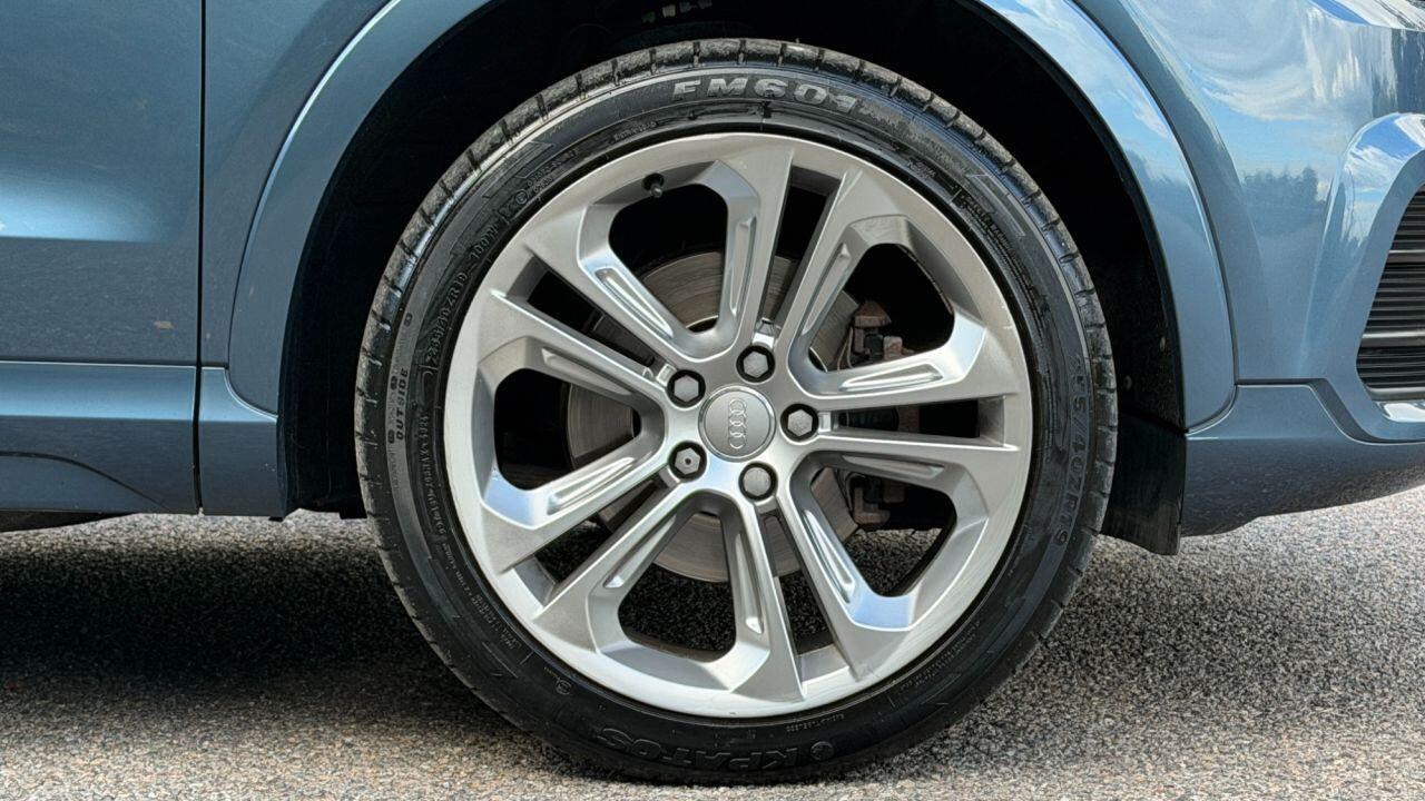 Audi Q3 view 39