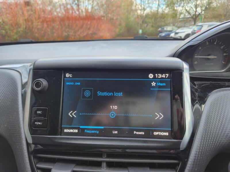2019 Peugeot 208 1.2 PureTech Signature Euro 6 (s/s) 5dr • 53,000 miles image 22