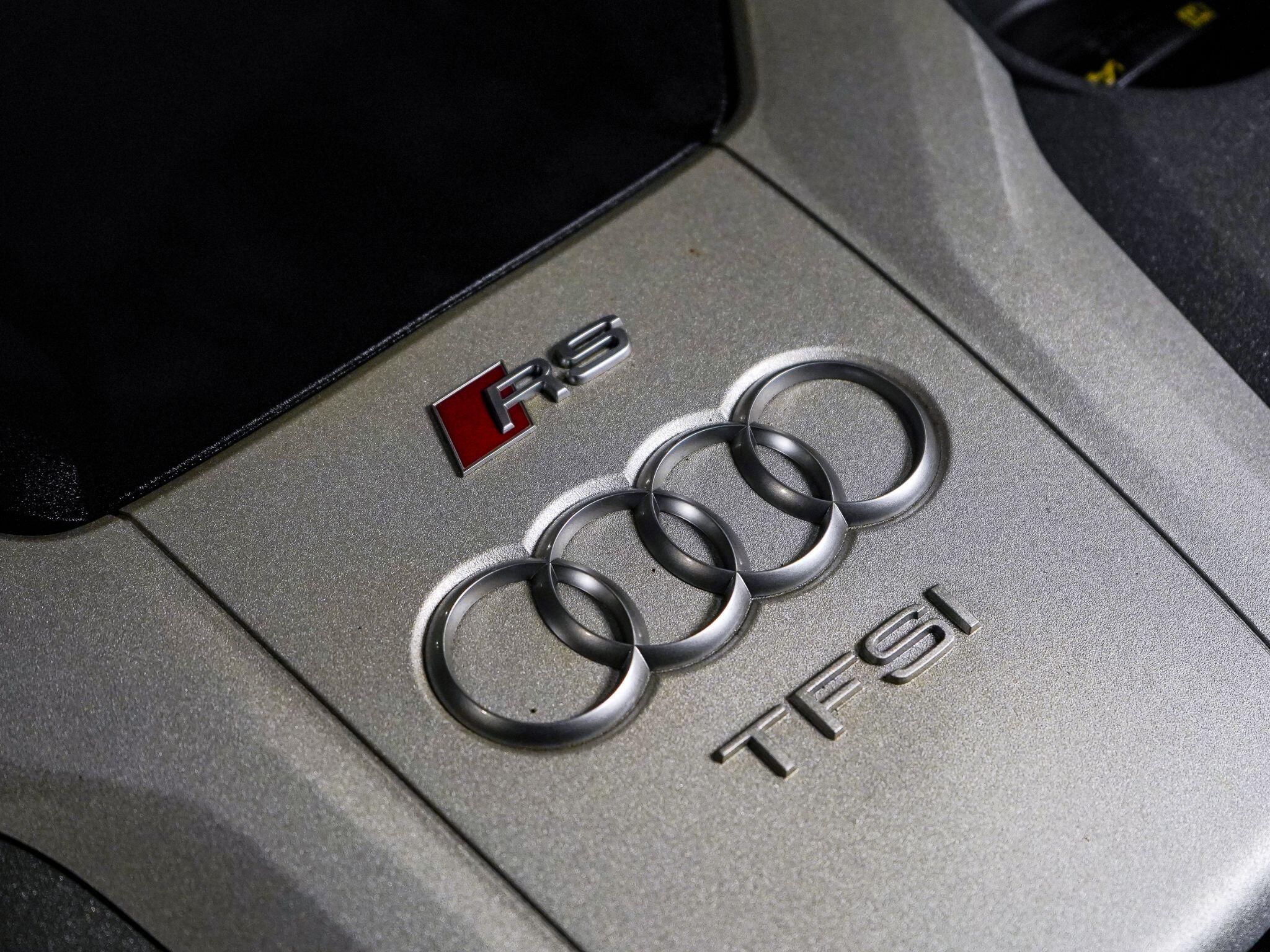 Audi RS4 view 18