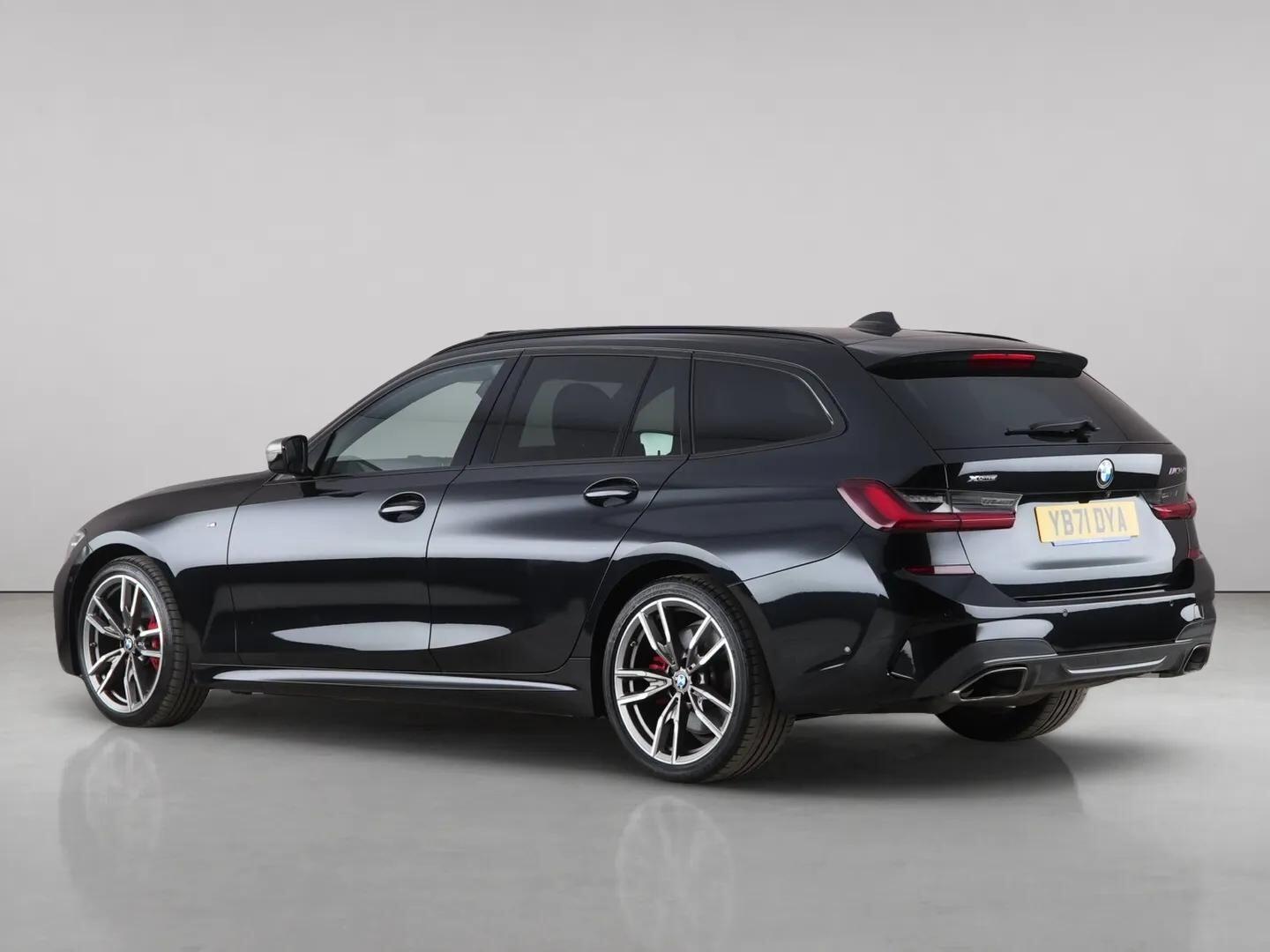 BMW 3 Series view 6