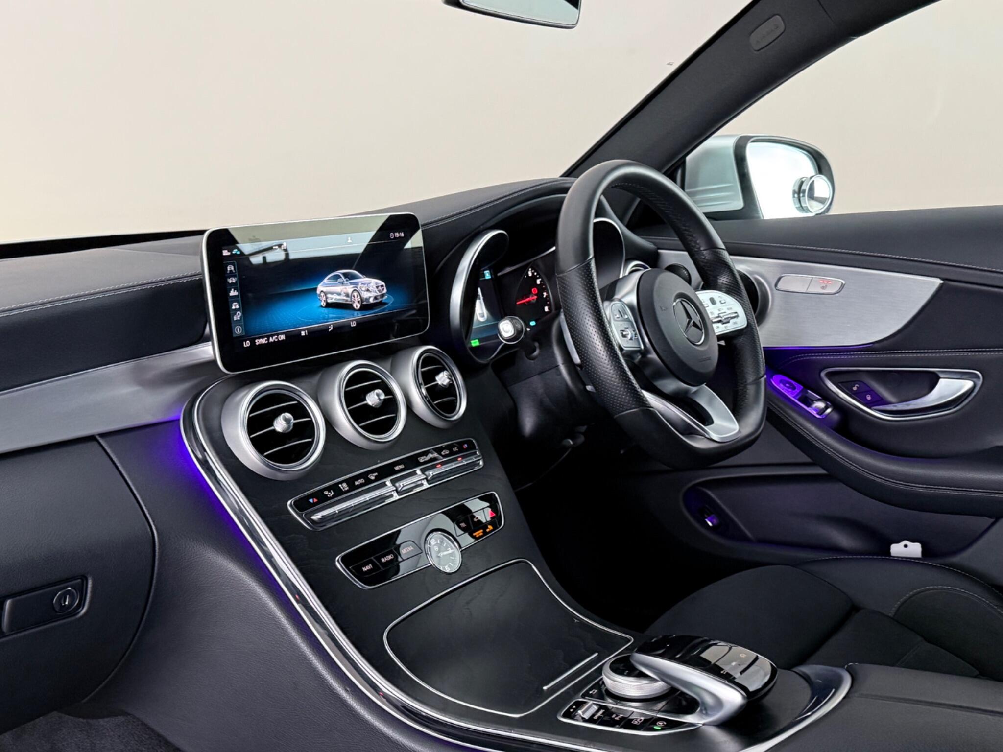 Mercedes-Benz C-Class view 4
