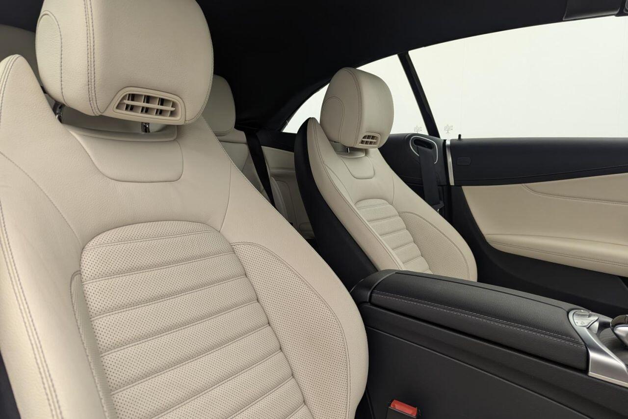 Mercedes-Benz C-Class view 15