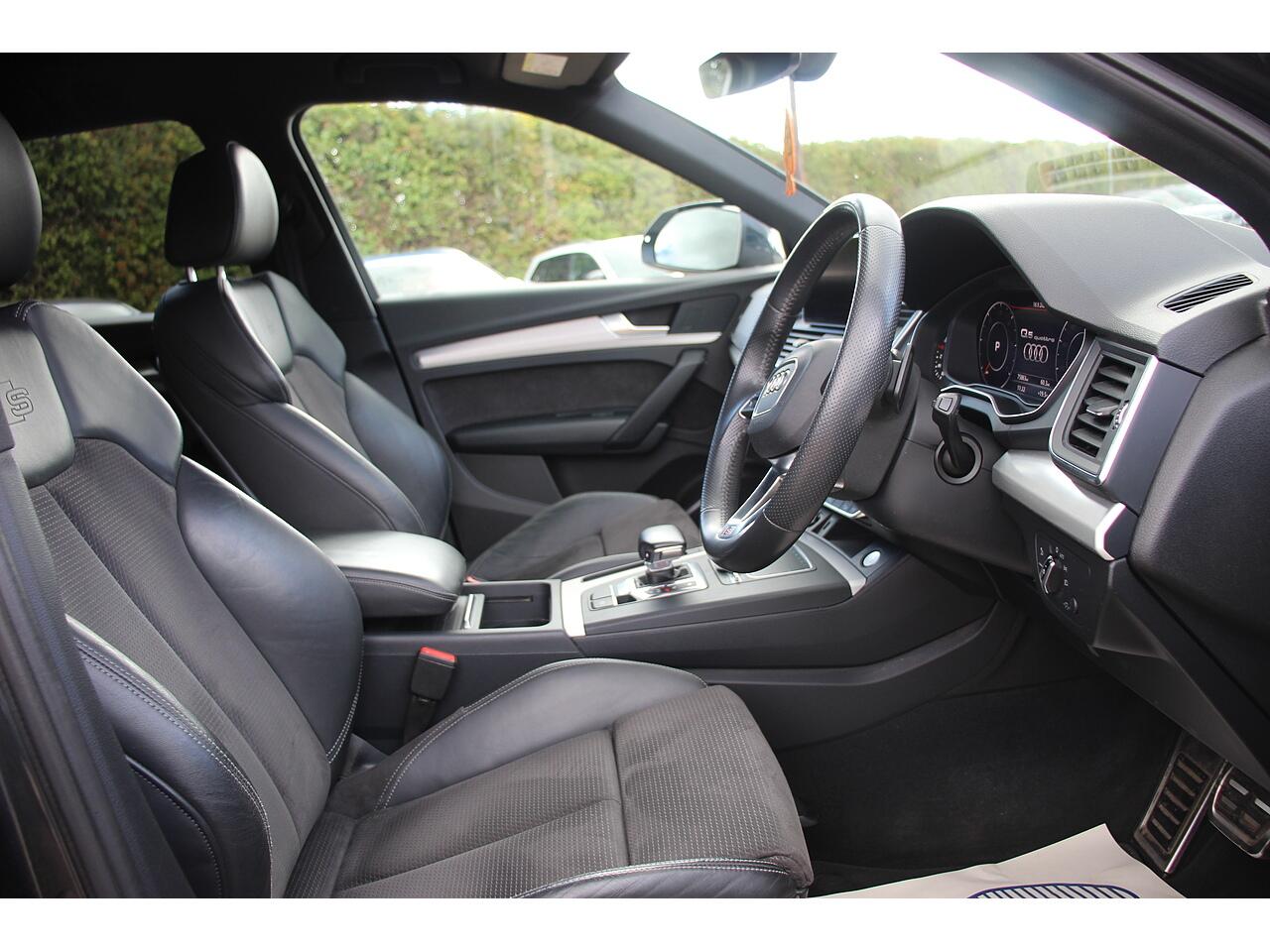 Audi Q5 view 15