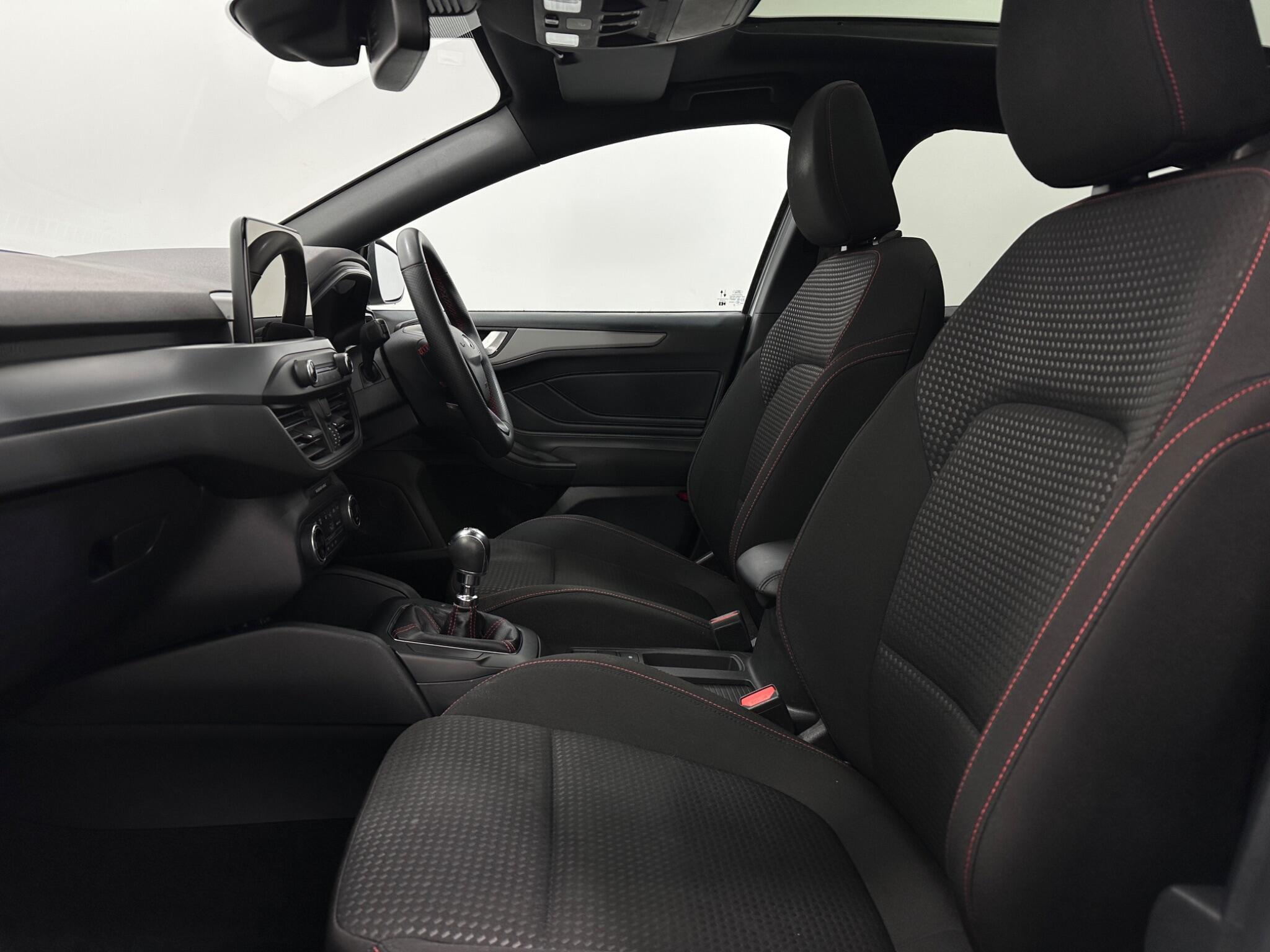 Ford Focus view 34