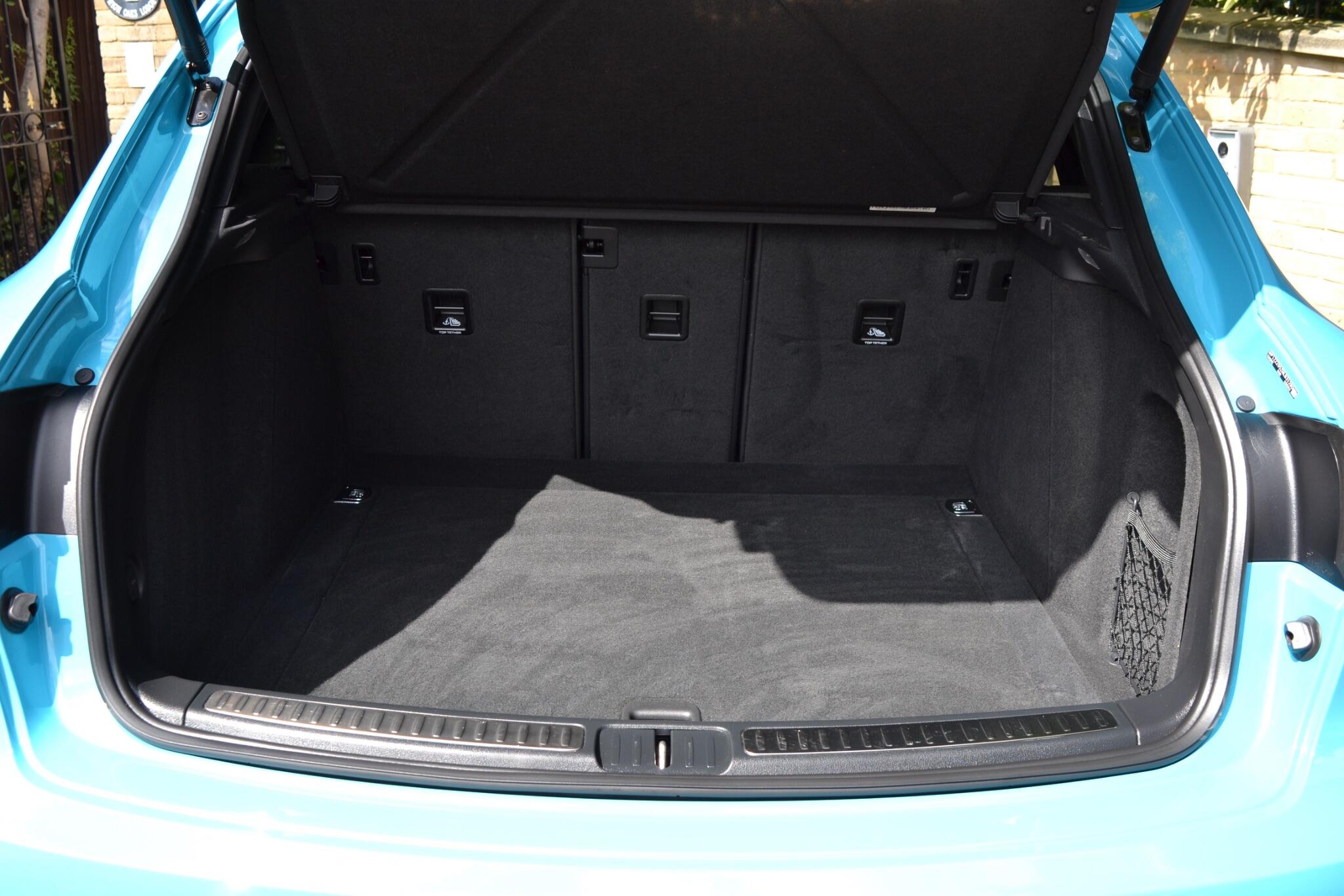 Porsche Macan view 40