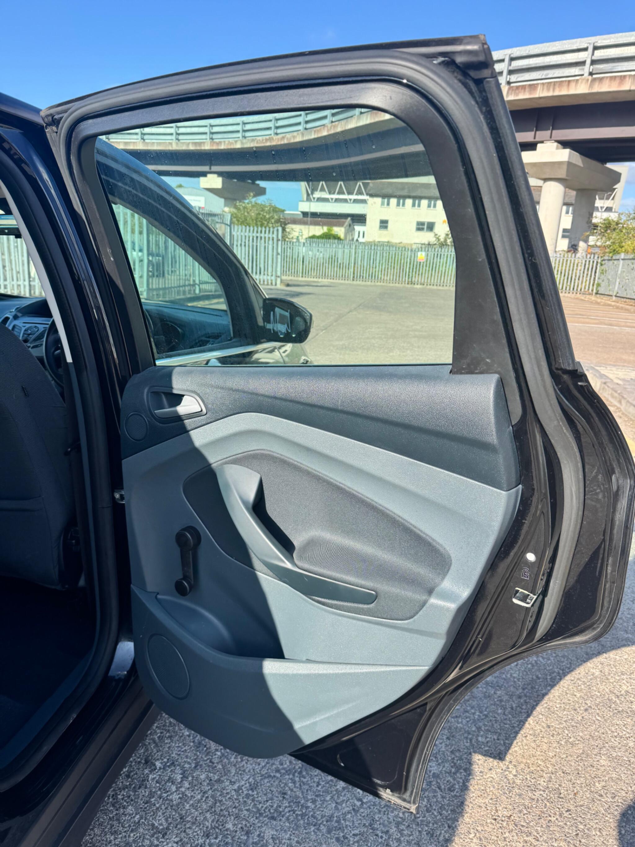 Ford C-Max view 33