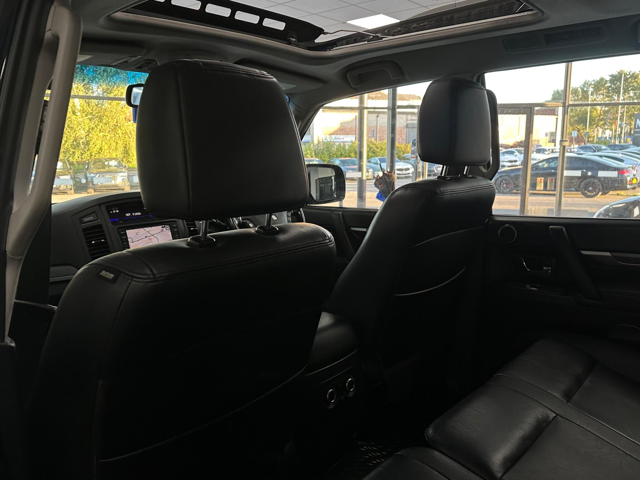 Mitsubishi Shogun view 29
