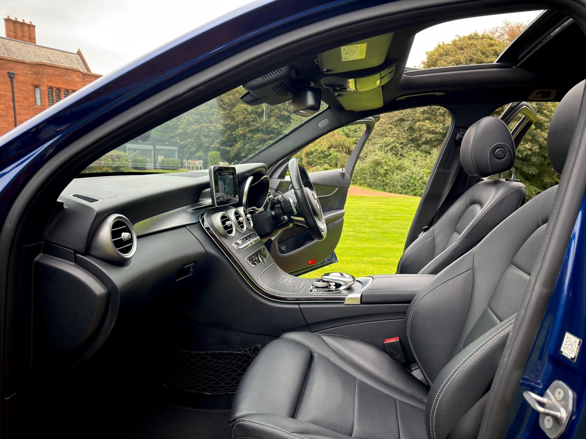 Mercedes-Benz C-Class view 34