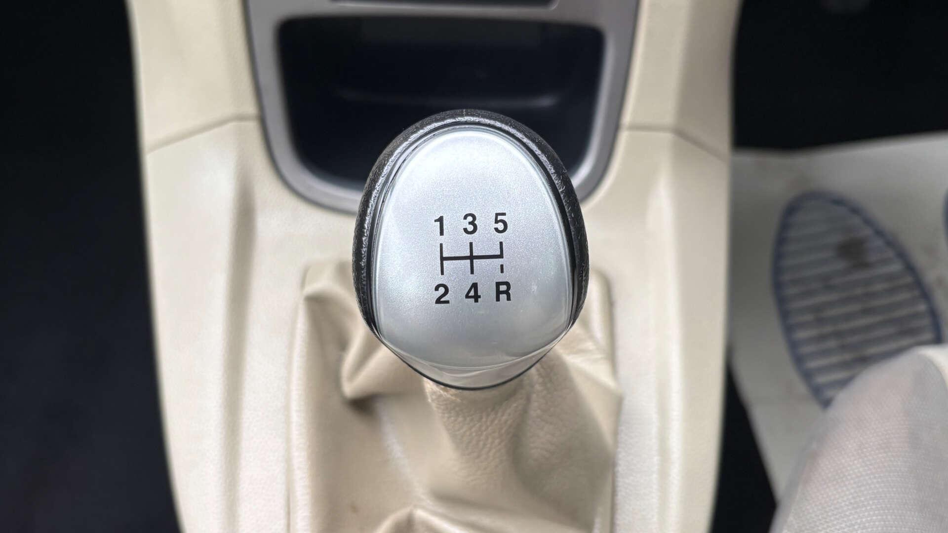 Ford Fiesta view 23