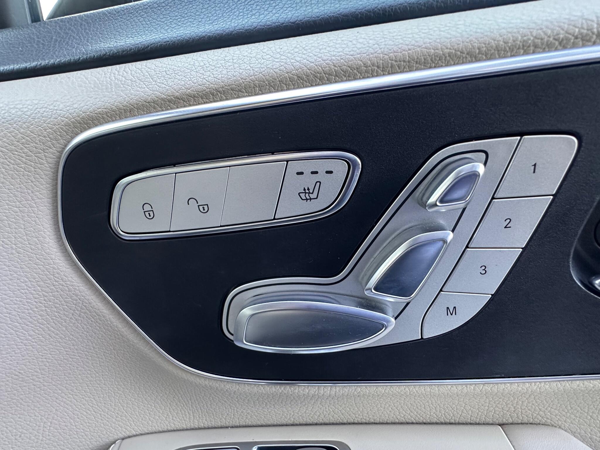 Mercedes-Benz V-Class view 11