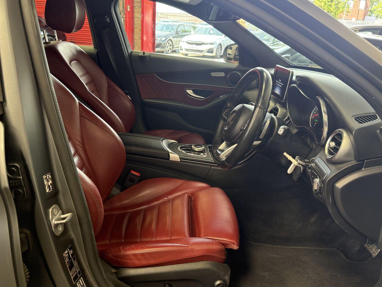 Mercedes-Benz C Class view 29