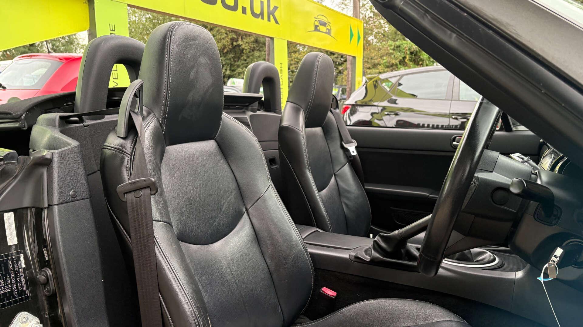 Mazda MX-5 view 8