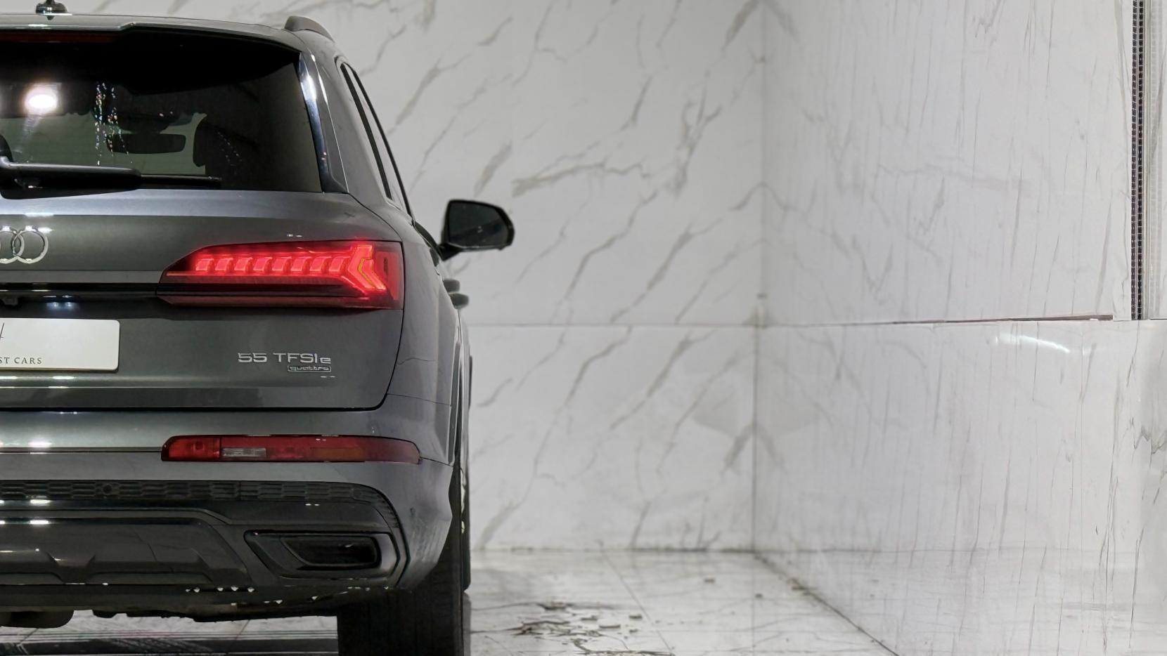 Audi Q7 view 54