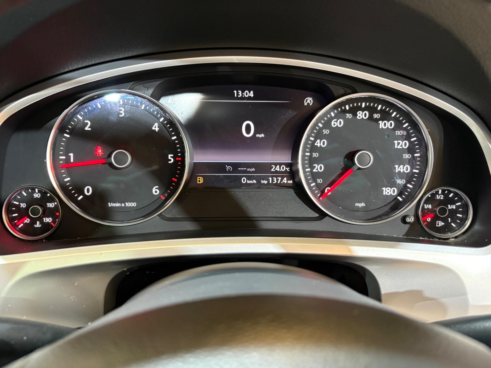 Volkswagen Touareg view 60