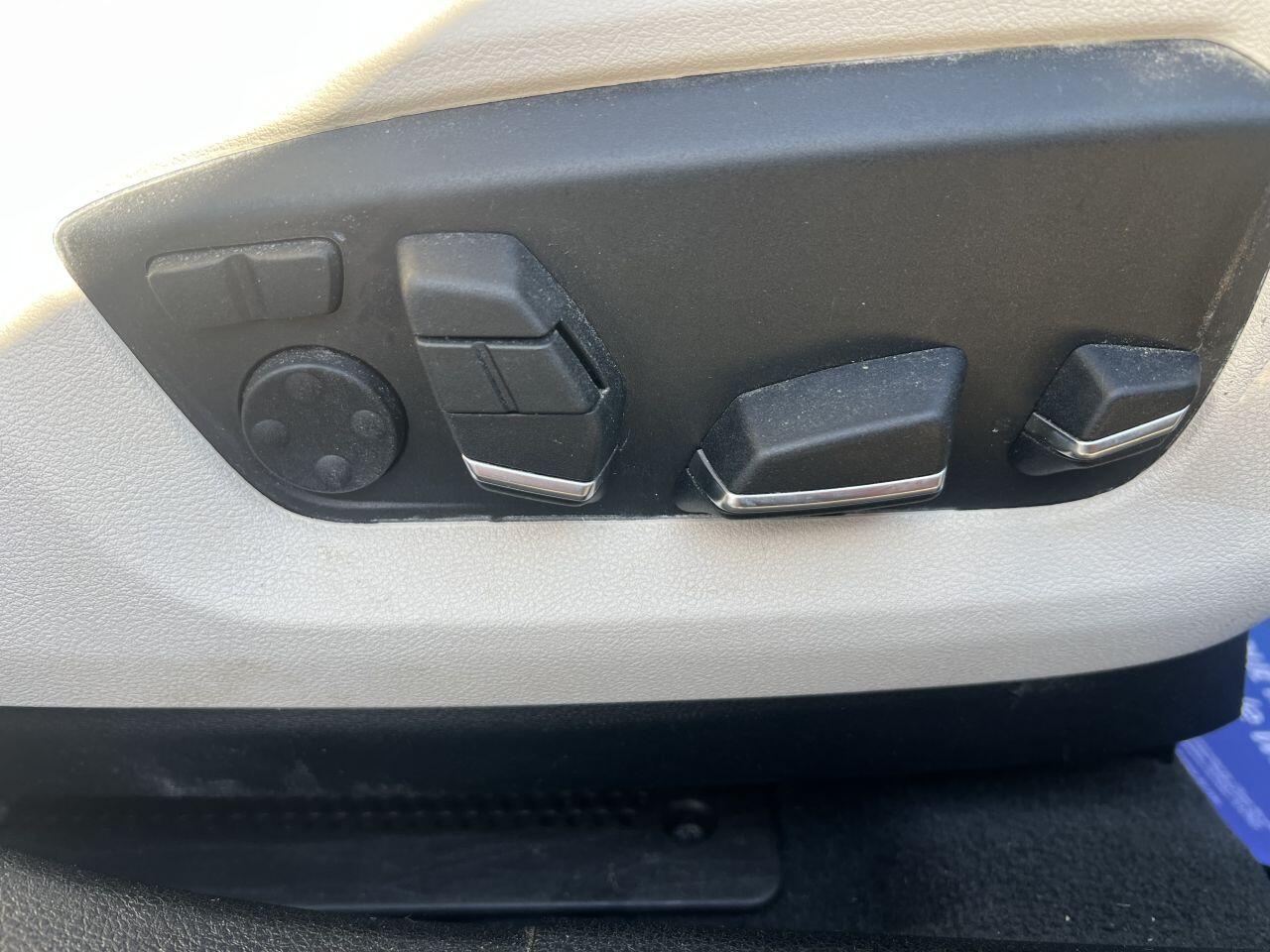 BMW 5 Series view 22