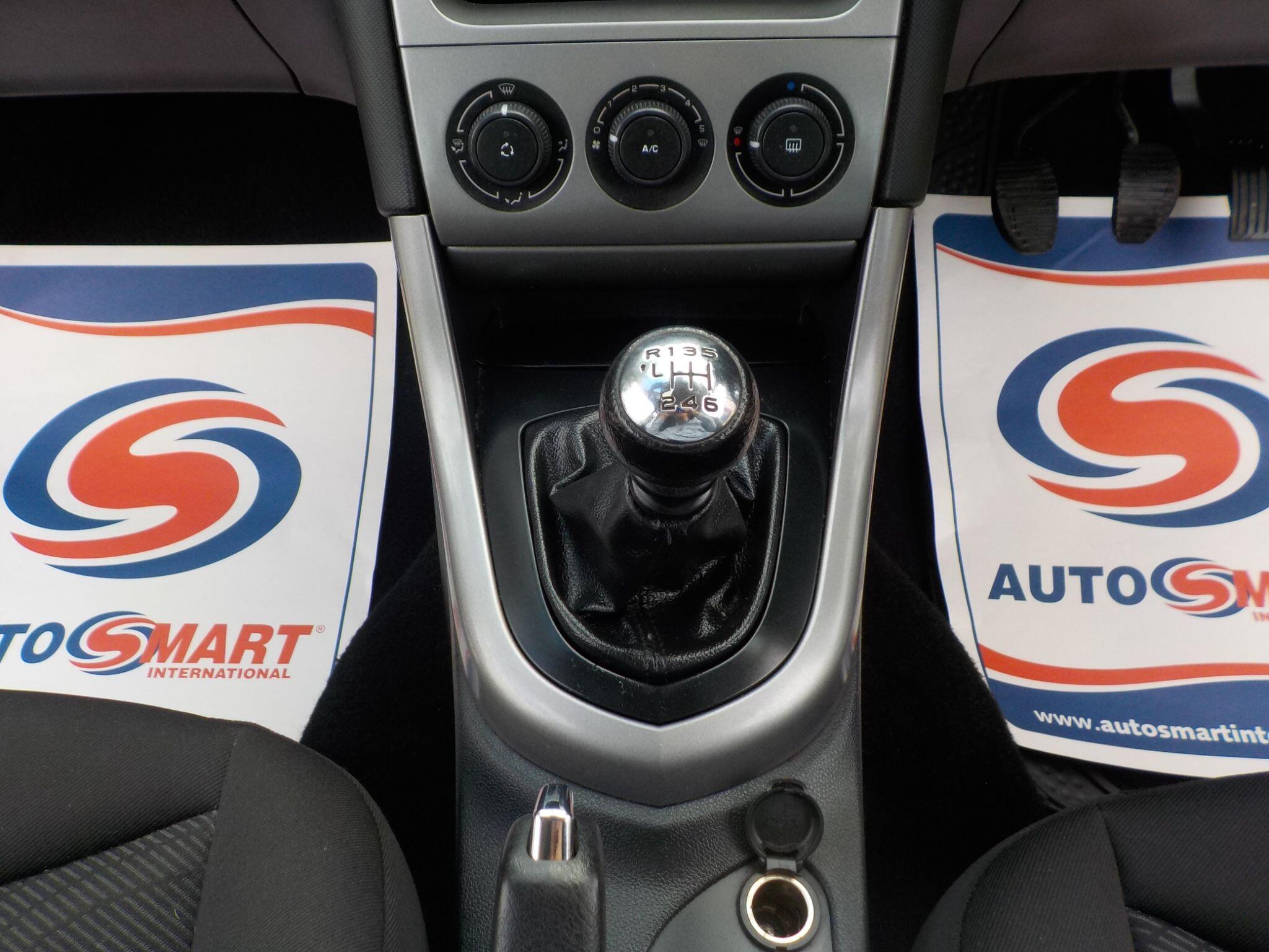 Peugeot 308 1.6 e-HDi SR Euro 5 (s/s) 5dr