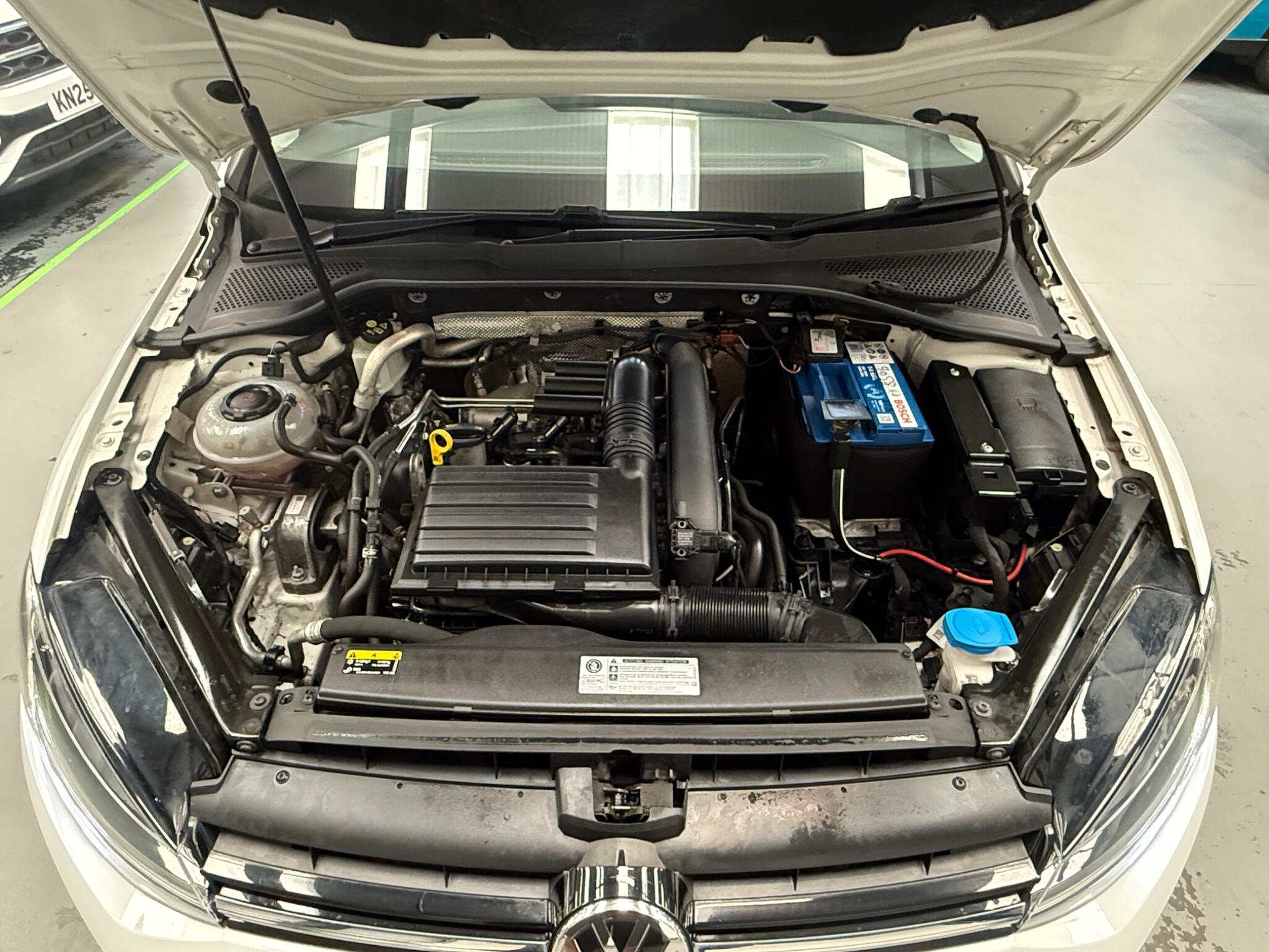Volkswagen Golf view 29