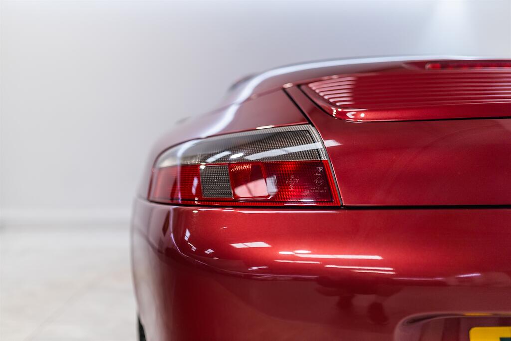Porsche 911 view 19