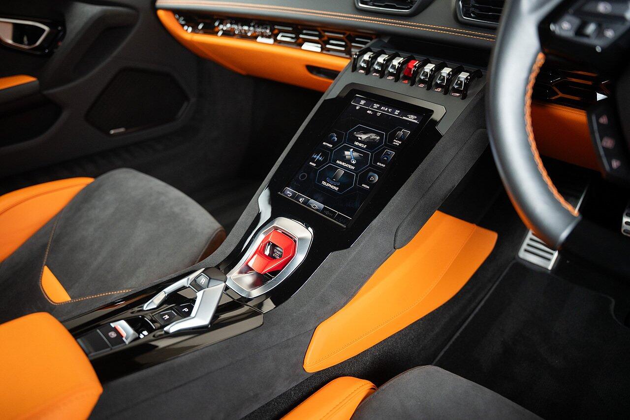 Lamborghini Huracan view 41