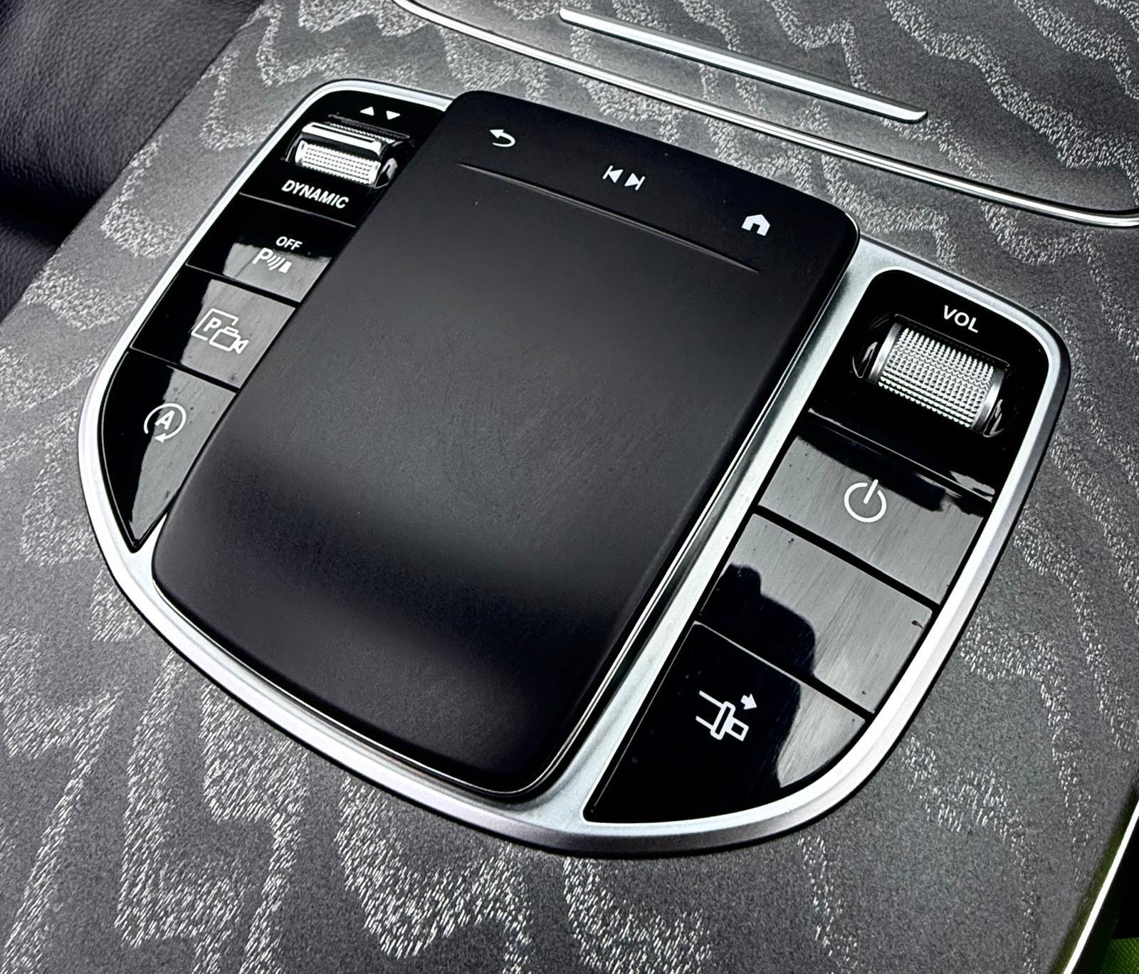 Mercedes-Benz E-Class view 98