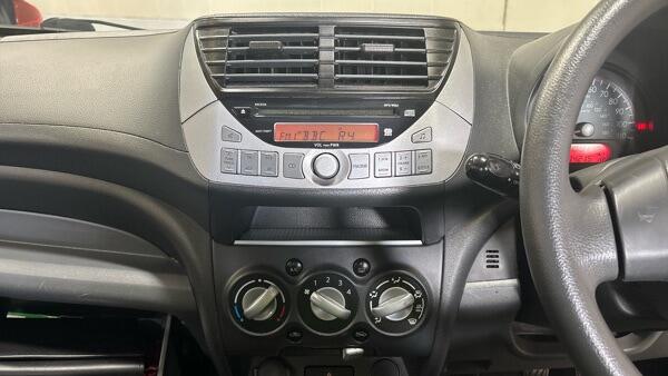 Nissan Pixo view 13