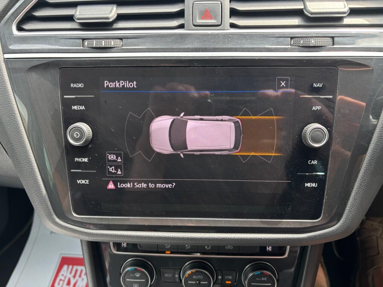 Volkswagen Tiguan view 20