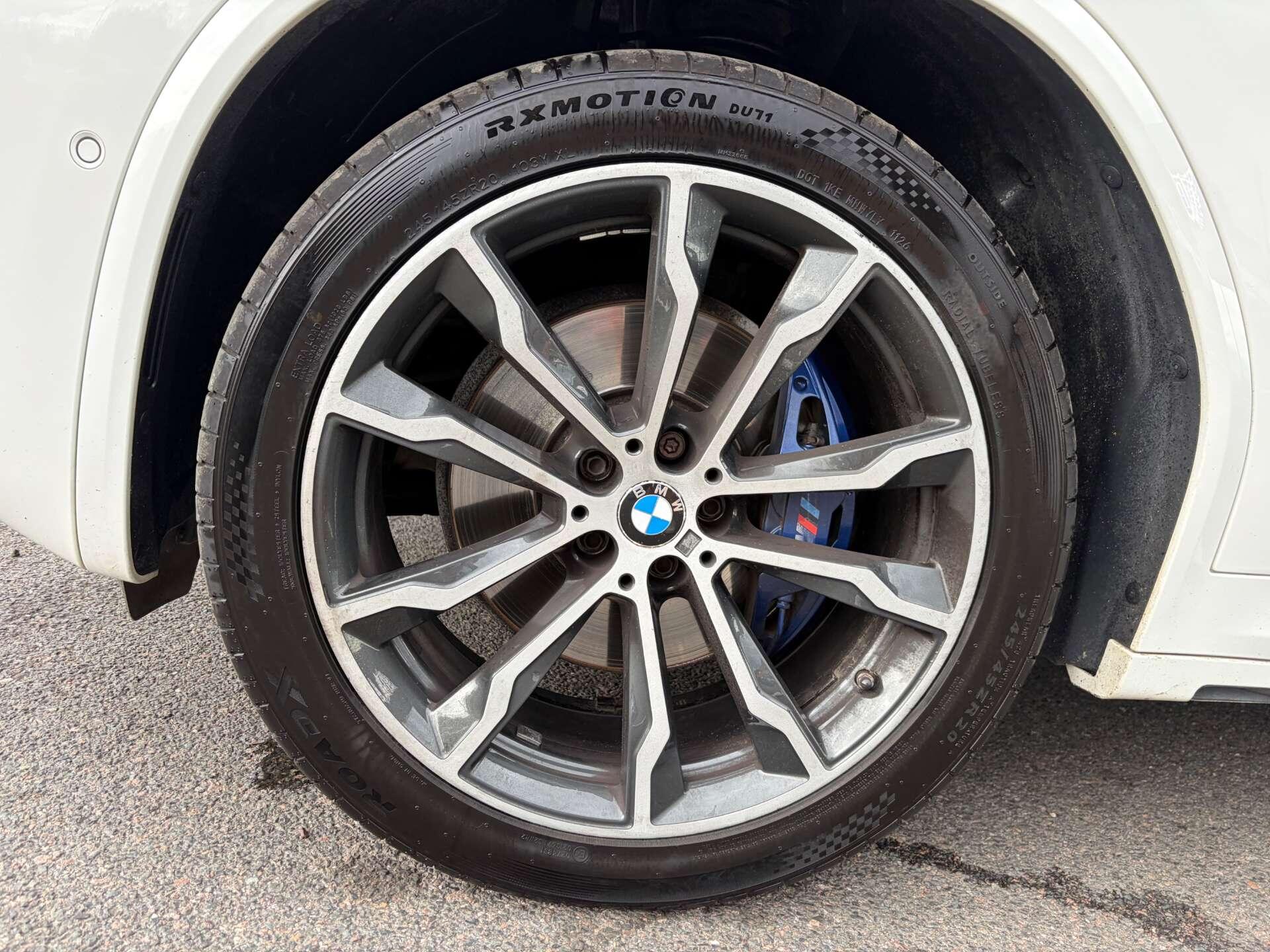 BMW X3 view 13