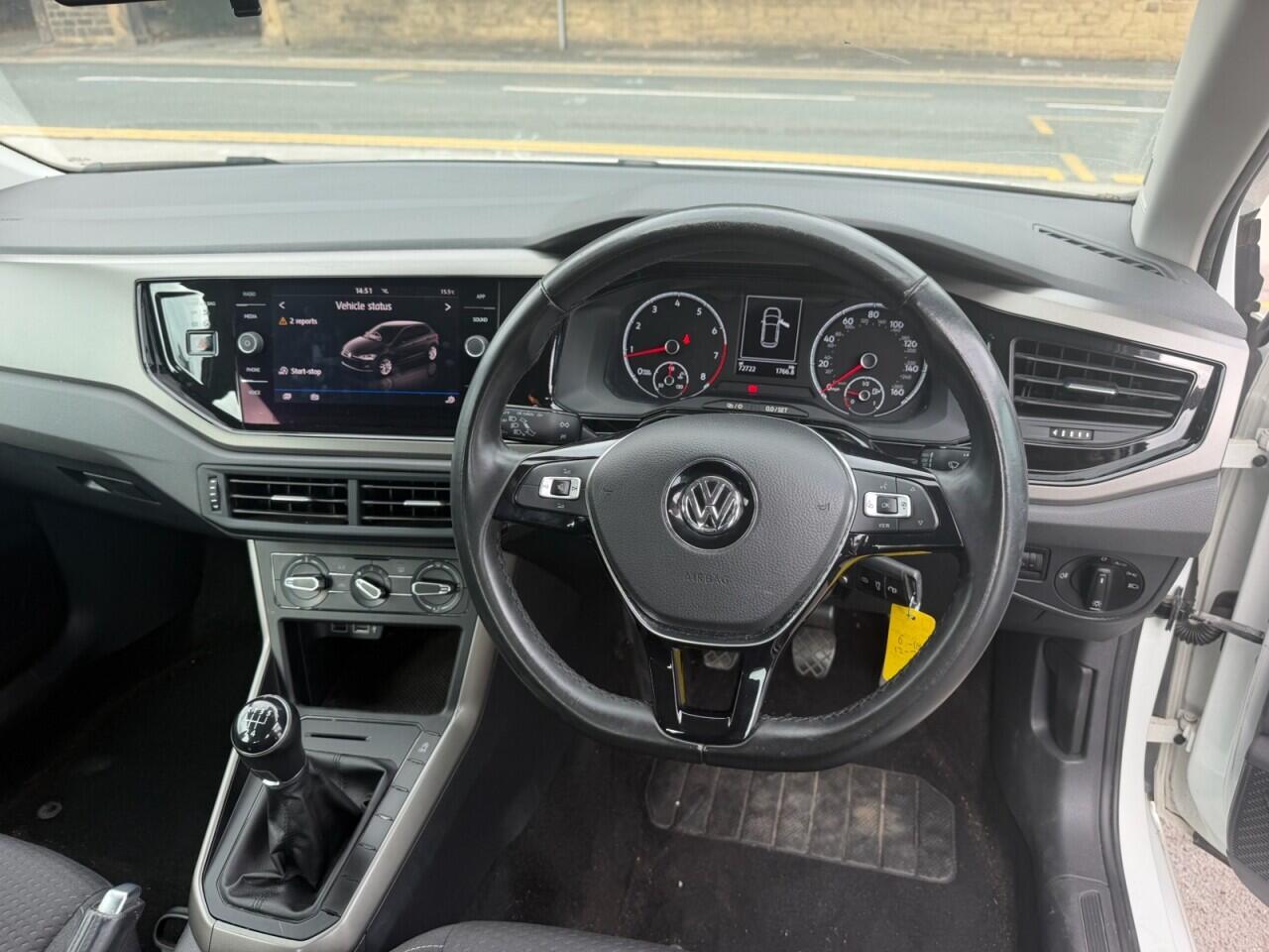Volkswagen Polo view 4