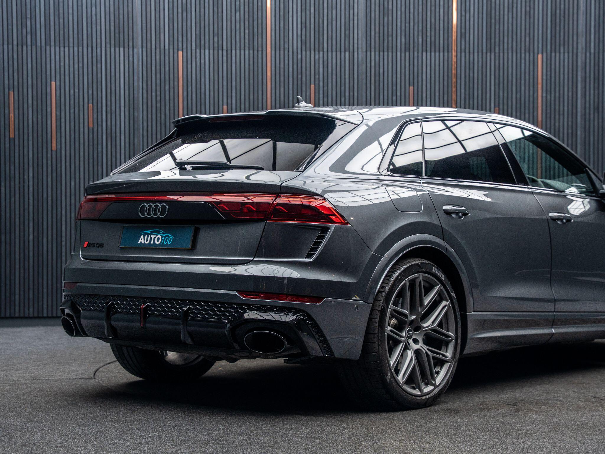 Audi RS Q8 view 19