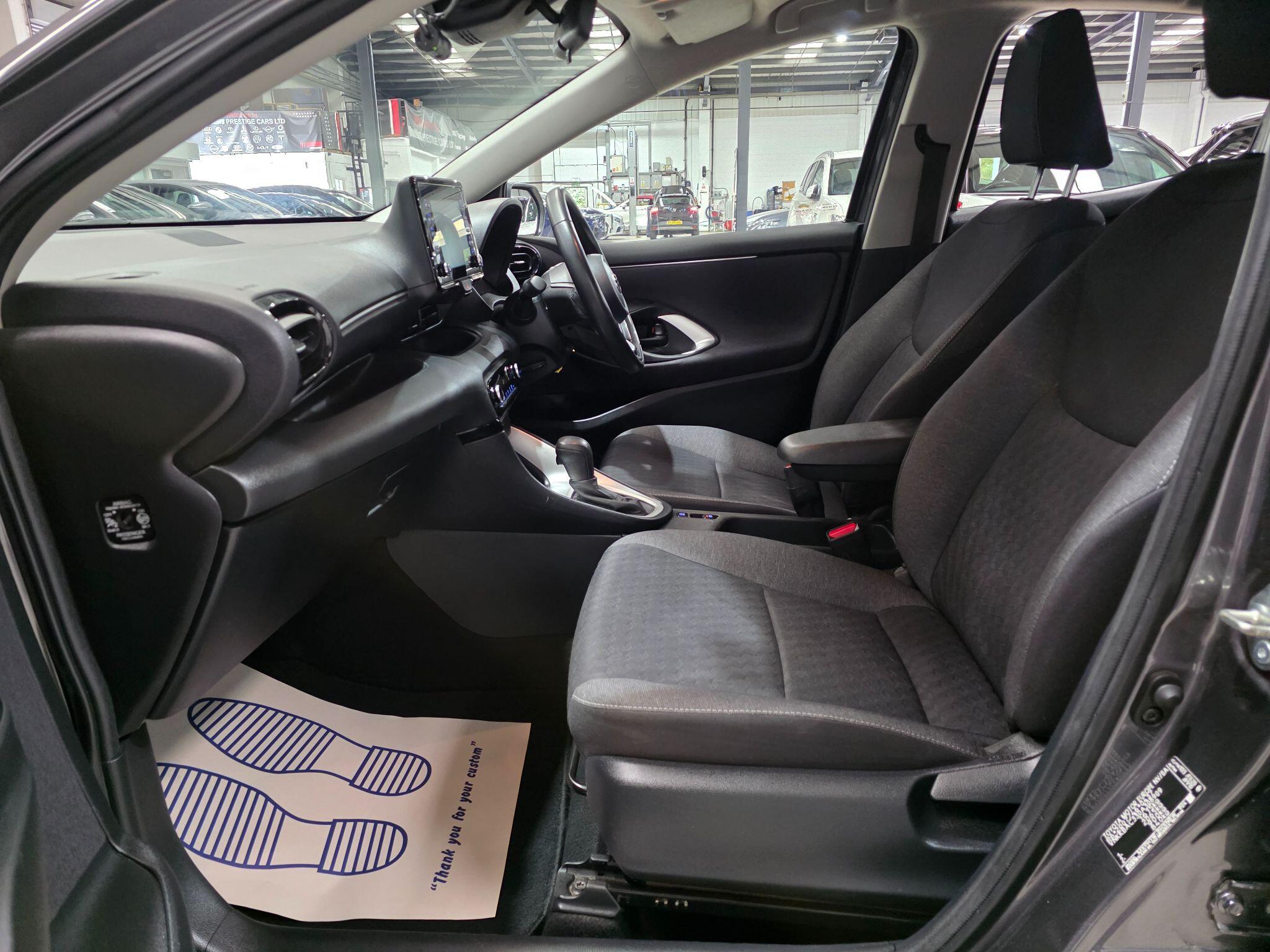 Toyota Yaris view 22
