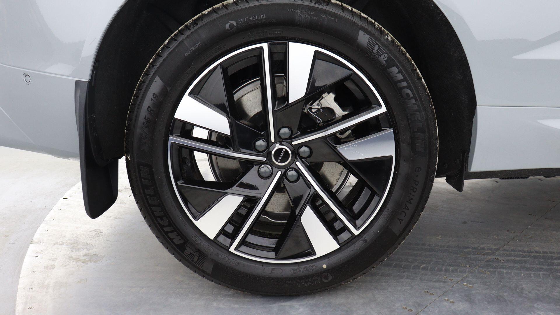 Volvo XC60 view 17