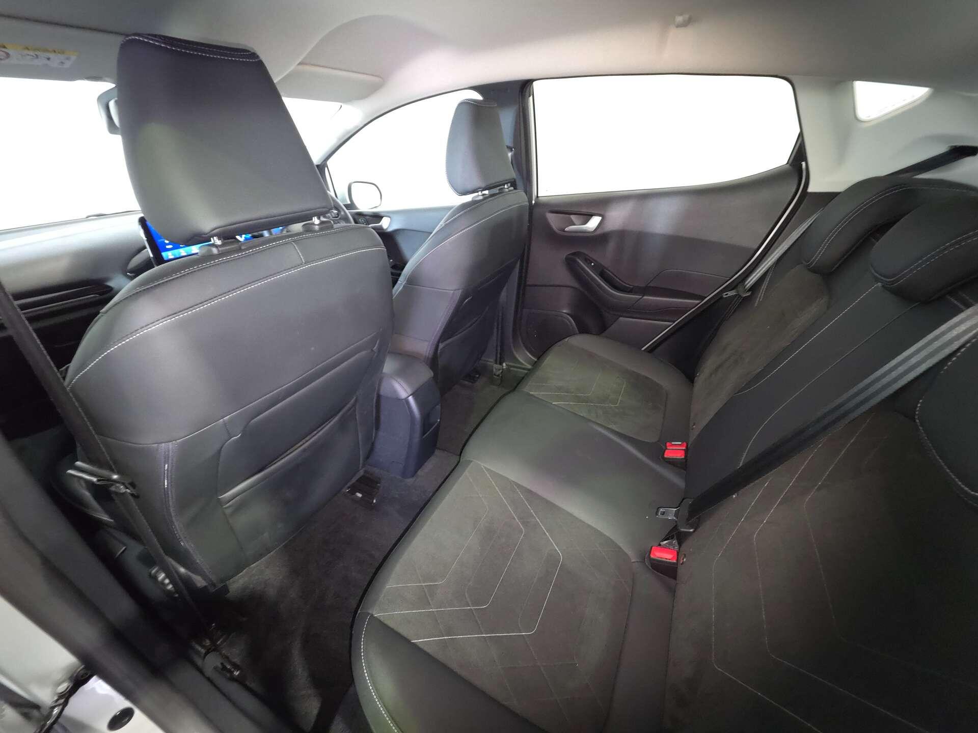 Ford Fiesta view 64