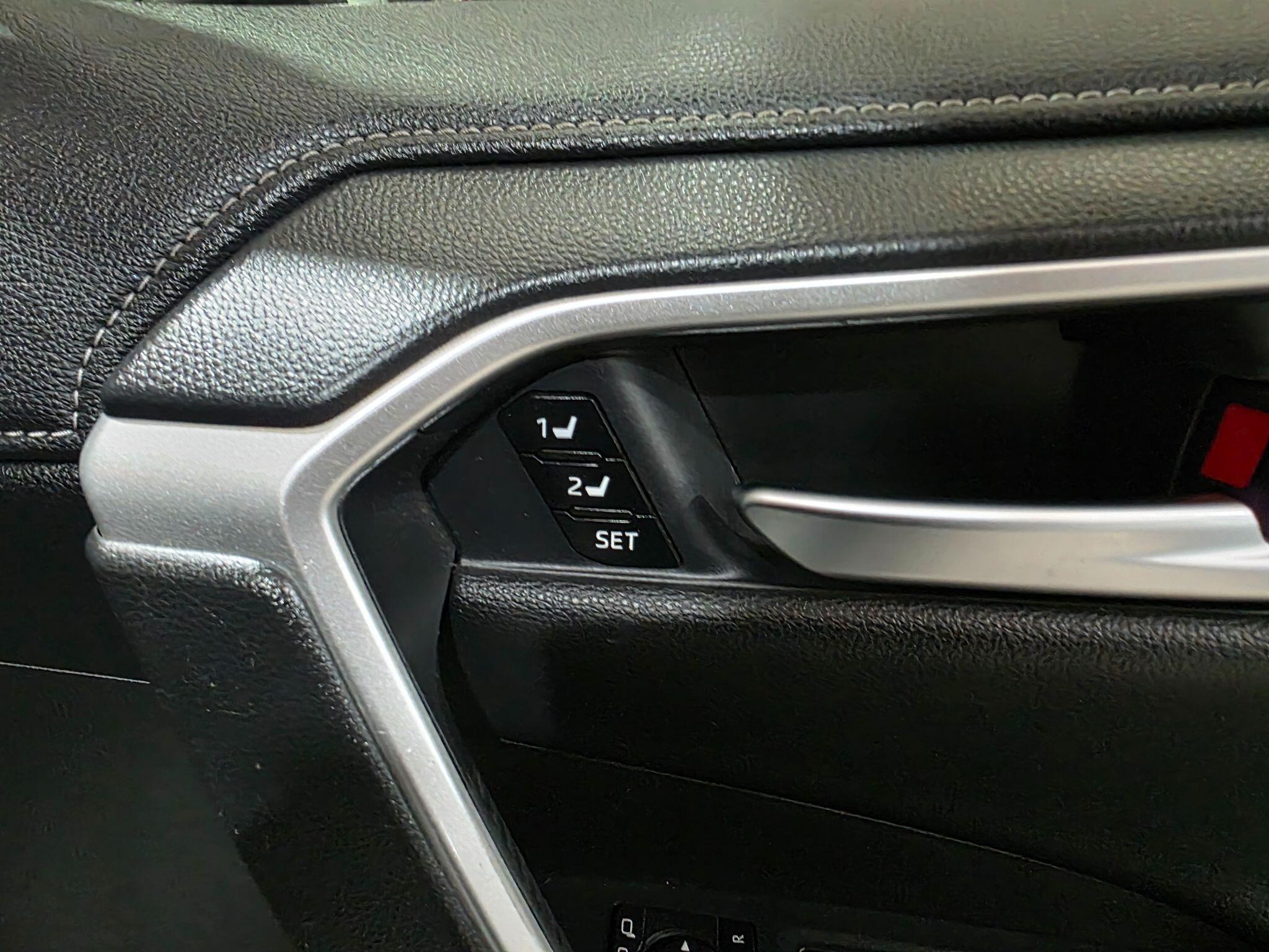 Toyota Rav4 view 15