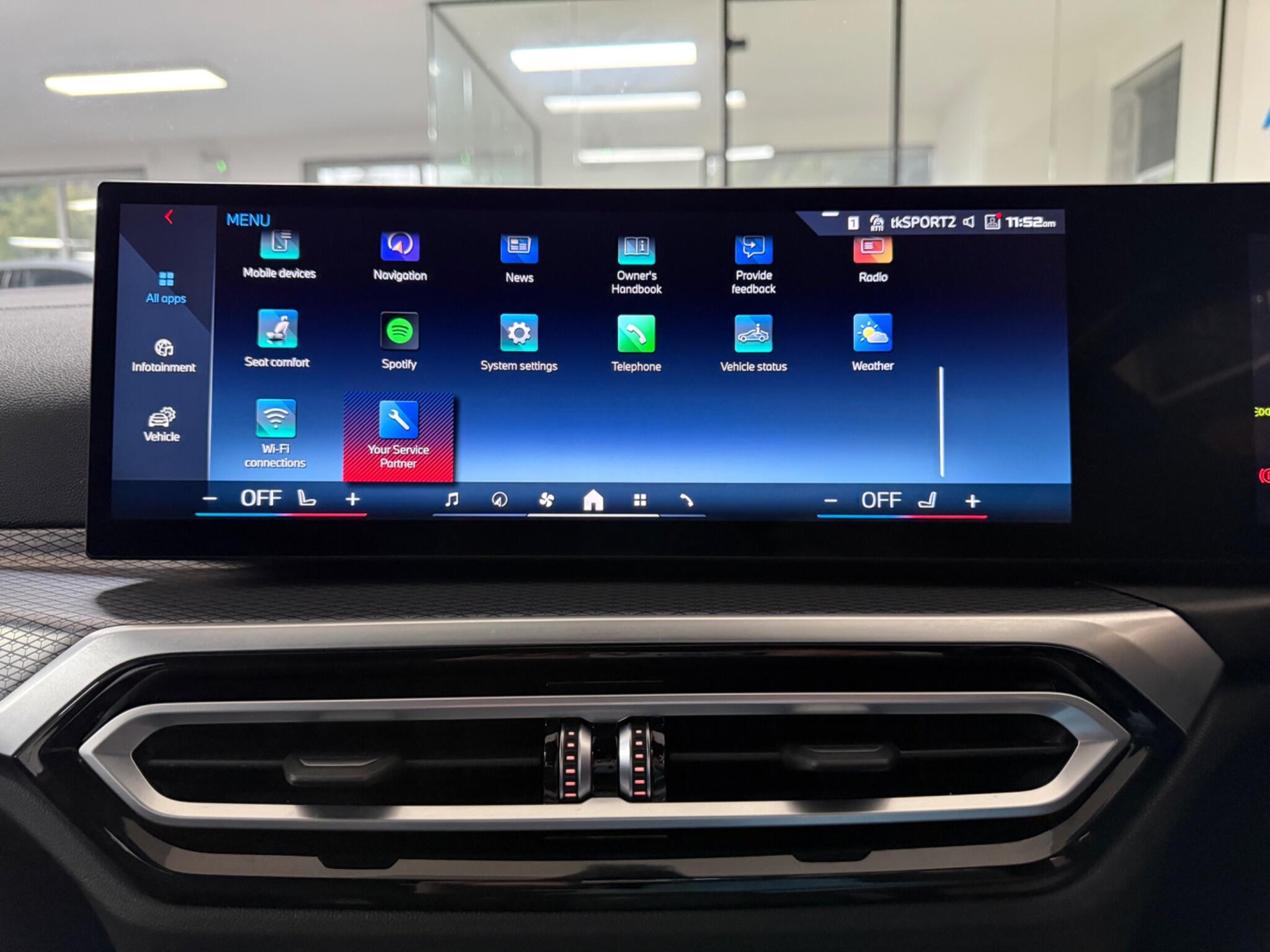 BMW I4 view 12