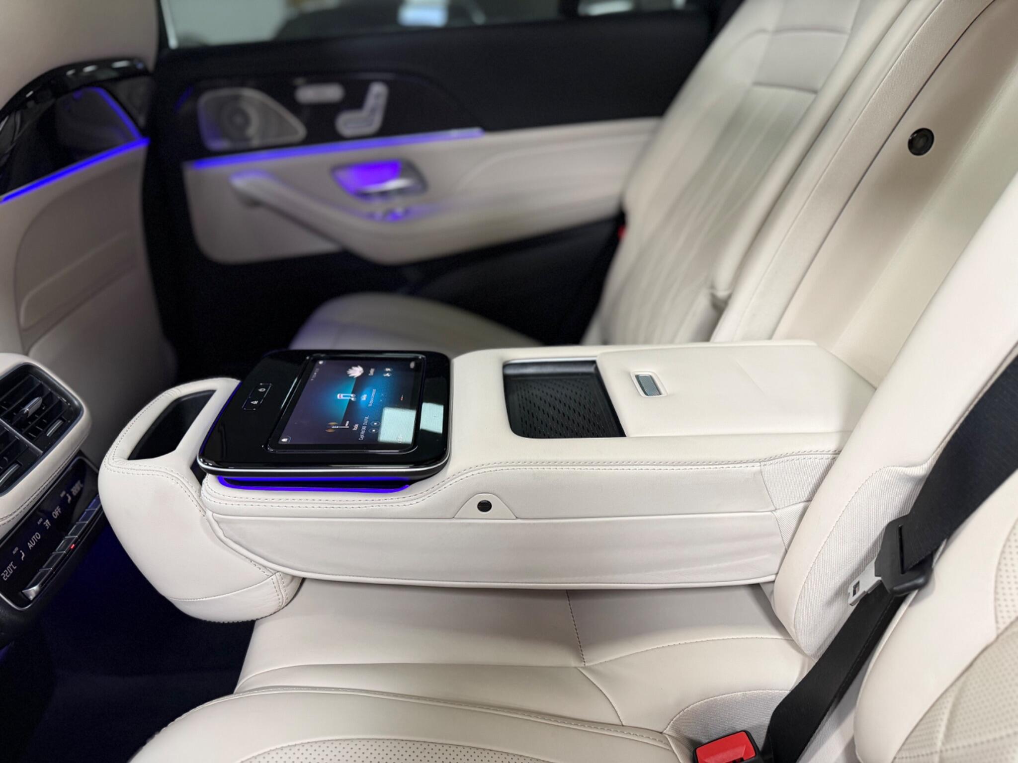 Mercedes-Benz GLS view 50