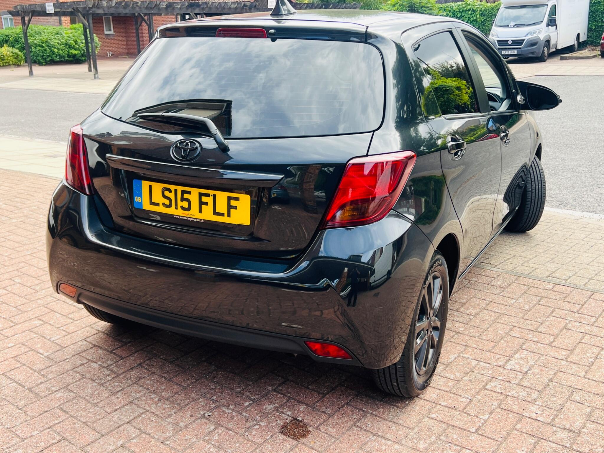 Toyota Yaris view 22